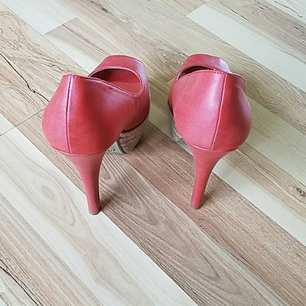 Today Only! $15 Dollhouse Savi Coral Heels - Picture 5 of 6